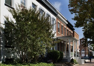 Relax and Unwind! Spacious Unit, Close to U S Patent and Trademark Museum!