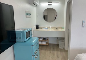 Single King Room (Upper Level)