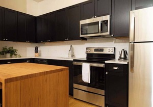 Sleek loft minutes from downtown