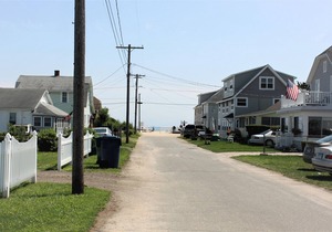 Stay just steps away from a beautiful private beach in Old Lyme!