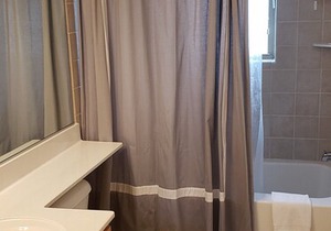 T107 Beautiful condo at Tagalong Golf Resort on Red Cedar Lake