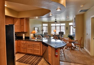 T411A Beautiful condo at Tagalong Golf Resort on Red Cedar Lake