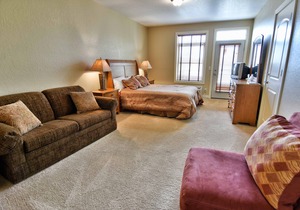 T431B Beautiful Efficiency condo at Tagalong Golf Resort on Red Cedar Lake