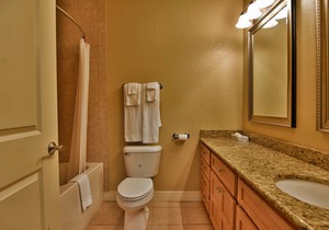 T431B Beautiful Efficiency condo at Tagalong Golf Resort on Red Cedar Lake