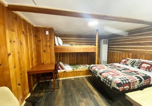 This one bedroom cabin is for 2 and has 2 twin bed