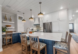 Top Floor Luxury Unit Downtown Sister Bay Marina and Water Views!