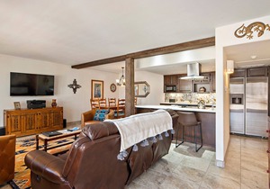 Updated Fort Marcy Condo, Walk to Plaza, Full Features, Great Amenities