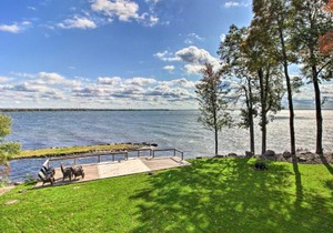 Waterfront Lake Mille Lacs Lodge with Deck and Grill!