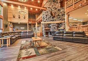 Waterfront Lake Mille Lacs Lodge w/ Deck + Grill!
