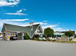 Hampton Inn Suites Plattsburgh | Plattsburgh