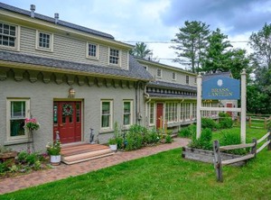 Brass Lantern Inn | Stowe