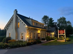 Brass Lantern Inn | Stowe