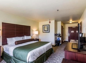 Cobblestone Inn Suites Barron | Barron