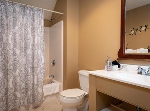 Strong Inn | Vergennes