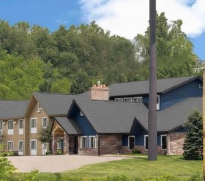 Cobblestone Hotel 