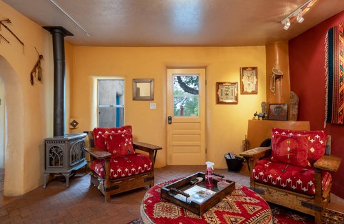 Historic Eastside House | 102 m² House ∙ 2 bedrooms ∙ 4 guests