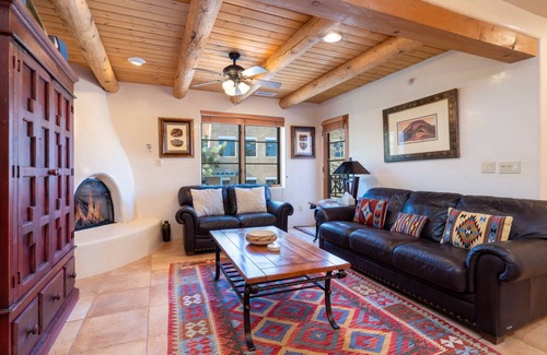 Downtown Santa Fe Condo | 105 m² Condo ∙ 2 bedrooms ∙ 4 guests