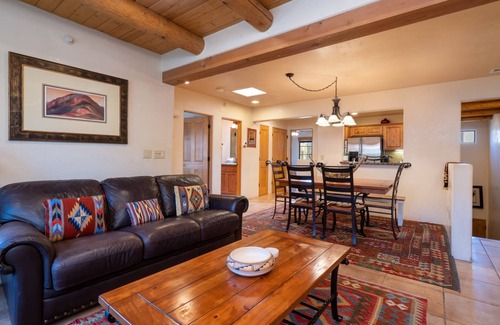 Downtown Santa Fe Condo | 105 m² Condo ∙ 2 bedrooms ∙ 4 guests
