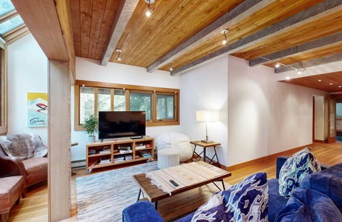 Taos Ski Valley Condo | 106 m² Condo ∙ 3 bedrooms ∙ 6 guests