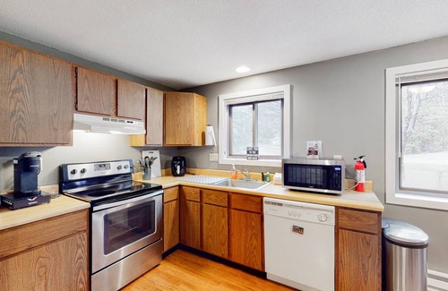 West Dover Condo | 107 m² Condo ∙ 2 bedrooms ∙ 8 guests