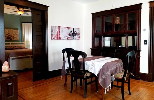 Powderhorn Park Apartment | 111 m² Apartment ∙ 3 bedrooms ∙ 5 guests