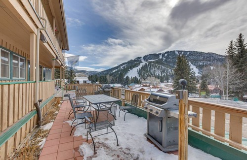 Red River Apartment | 111 m² Apartment ∙ 2 bedrooms ∙ 6 guests