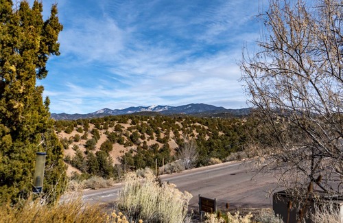 Northeast Santa Fe Condo | 112 m² Condo ∙ 2 bedrooms ∙ 4 guests