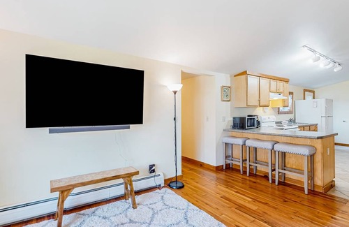 South Burlington House | 130 m² House ∙ 3 bedrooms ∙ 6 guests