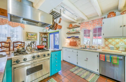 Historic Eastside House | 135 m² House ∙ 2 bedrooms ∙ 4 guests