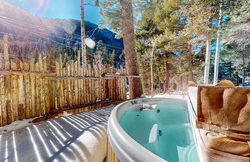 Taos Ski Valley Cabin | 149 m² Cabin ∙ 1 bedroom ∙ 10 guests