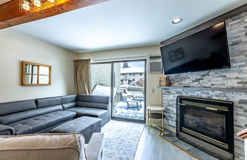 Jeffersonville Condo | 167 m² Condo ∙ 4 bedrooms ∙ 8 guests