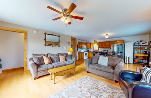 North Troy House | 167 m² House ∙ 4 bedrooms ∙ 8 guests