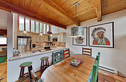 Taos Ski Valley Condo | 184 m² Condo ∙ 3 bedrooms ∙ 8 guests