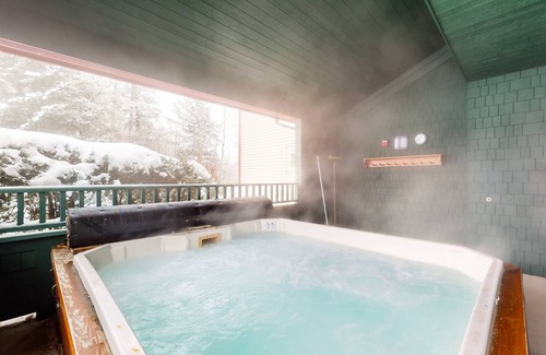Jeffersonville Condo | 193 m² Condo ∙ 3 bedrooms ∙ 8 guests