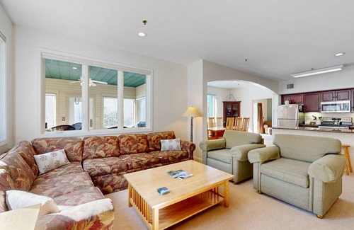 Jeffersonville Condo | 193 m² Condo ∙ 3 bedrooms ∙ 8 guests