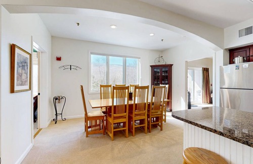 Jeffersonville Condo | 193 m² Condo ∙ 3 bedrooms ∙ 8 guests