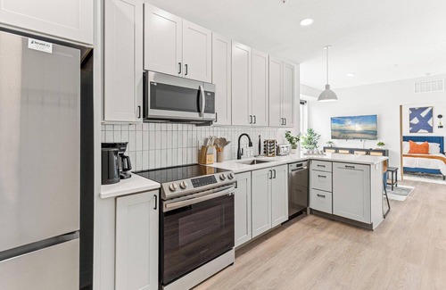 Kingfield Apartment | 1BD King Bed Getaway 10 min From Downtown