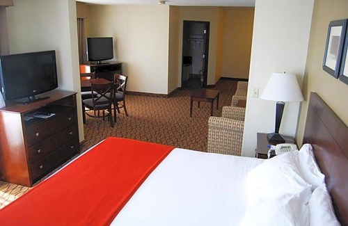 Superior Hotel | 2-Star Hotel ∙ Holiday Inn Express & Suites Superior, an IHG Hotel