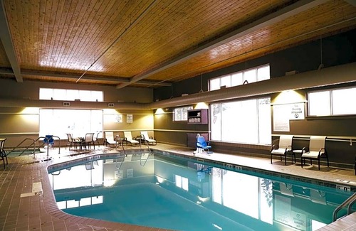 Superior Hotel | 2-Star Hotel ∙ Holiday Inn Express & Suites Superior, an IHG Hotel