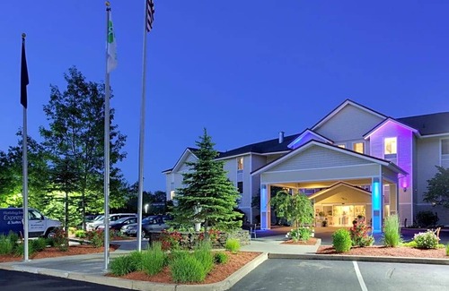 Brattleboro Hotel | 2-Star Hotel ∙ Holiday Inn Express Hotel & Suites Brattleboro, an IHG Hotel