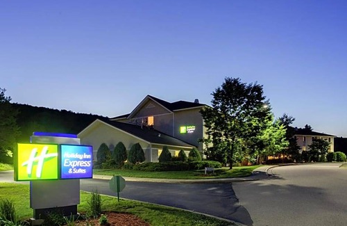 Brattleboro Hotel | 2-Star Hotel ∙ Holiday Inn Express Hotel & Suites Brattleboro, an IHG Hotel