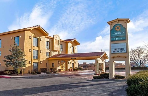 Southside Hotel | 2-Star Hotel ∙ La Quinta Inn by Wyndham Santa Fe