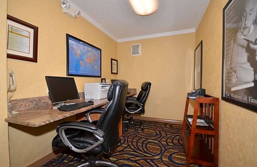 Southside Hotel | 2-Star Hotel ∙ Ramada by Wyndham Santa Fe