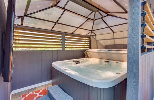 Southwest Minneapolis House | 204 m² House ∙ 4 bedrooms ∙ 10 guests
