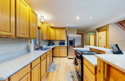 West Dover House | 209 m² House ∙ 4 bedrooms ∙ 8 guests