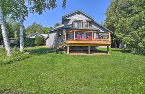 Plattsburgh House | 213 m² House ∙ 3 bedrooms ∙ 7 guests