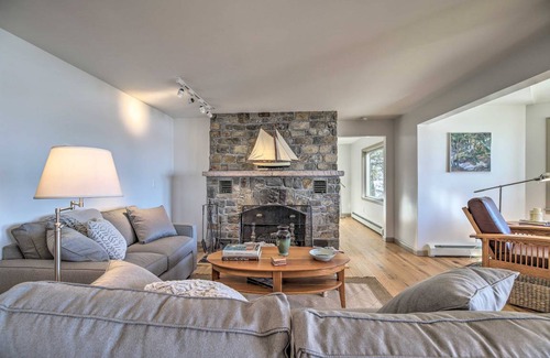 Plattsburgh House | 213 m² House ∙ 3 bedrooms ∙ 7 guests
