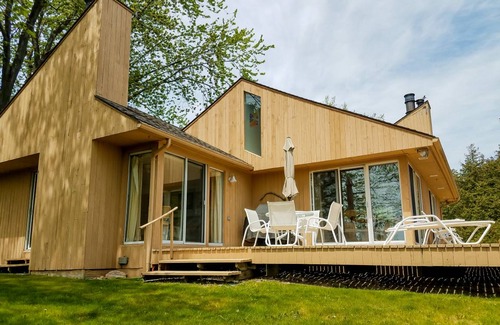 North Hero House | 216 m² House ∙ 2 bedrooms ∙ 4 guests