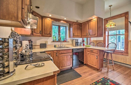 Plattsburgh Apartment | 222 m² Apartment ∙ 4 bedrooms ∙ 9 guests