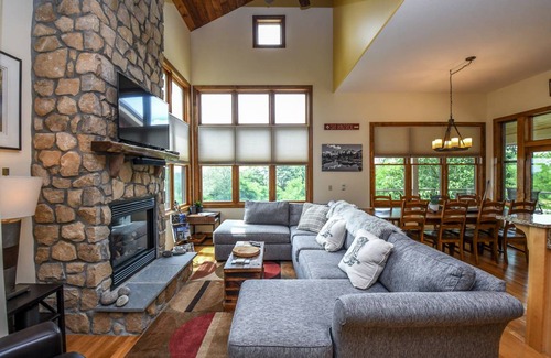 McHenry House | 223 m² House ∙ 4 bedrooms ∙ 9 guests